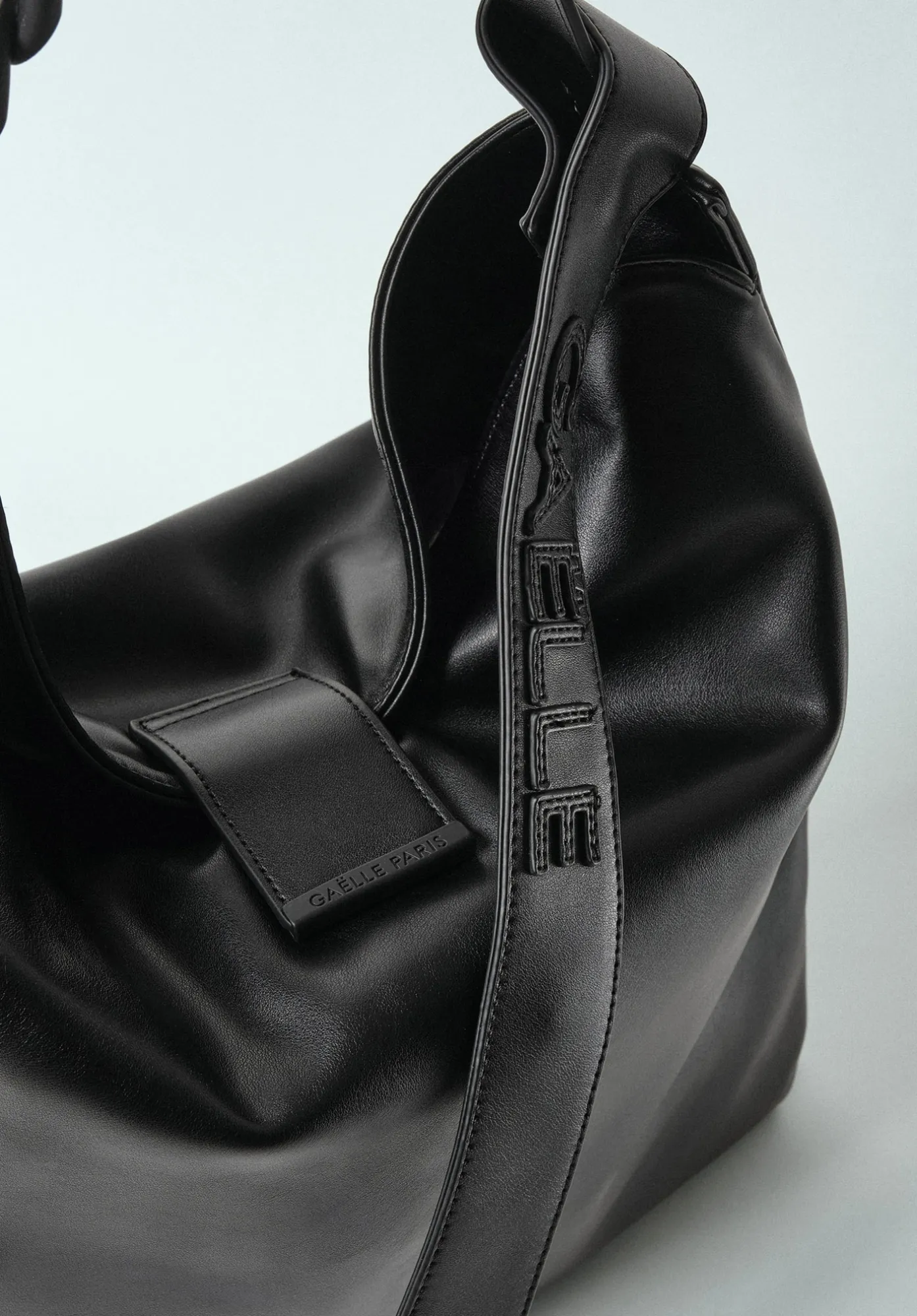 Regular Shopper In Ecopelle Nero - Gaëlle Paris